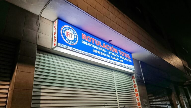 Rótulos Luminosos para exterior e interior